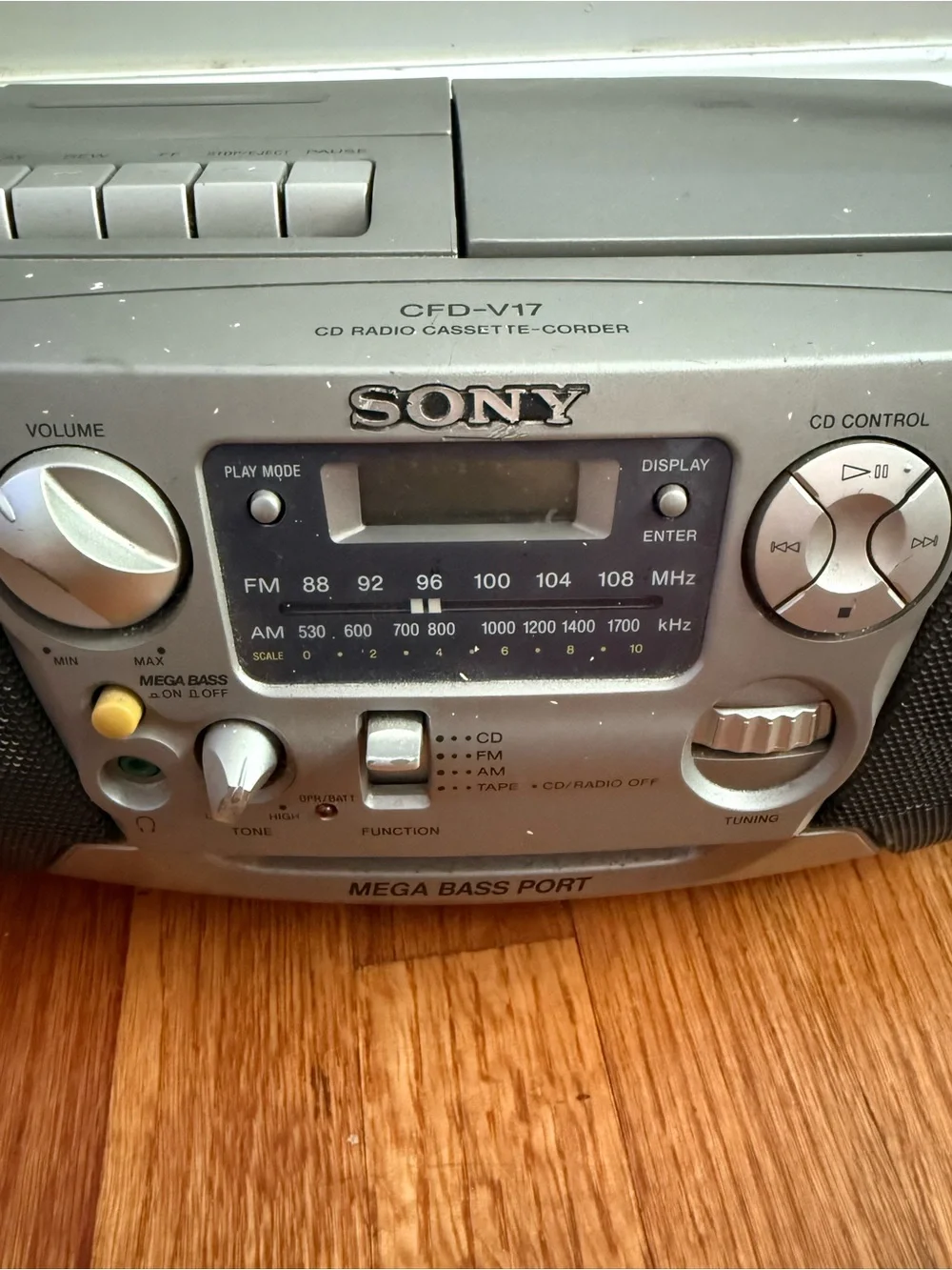Sony CFD-V17 Portable Stereo Boombox AM FM CD Cassette Player Works!